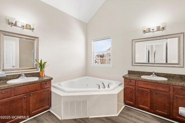 17 Heather Way, Barnegat, NJ 08005