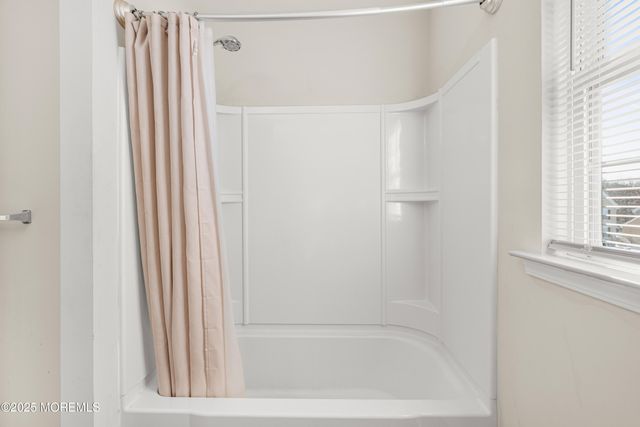 17 Heather Way, Barnegat, NJ 08005