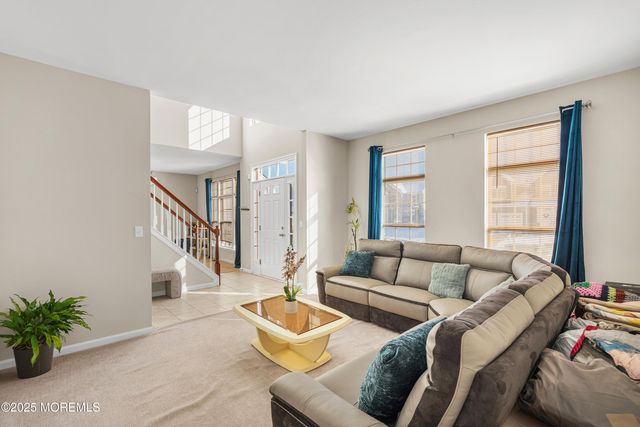 17 Heather Way, Barnegat, NJ 08005