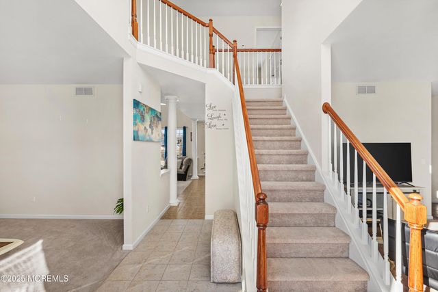 17 Heather Way, Barnegat, NJ 08005