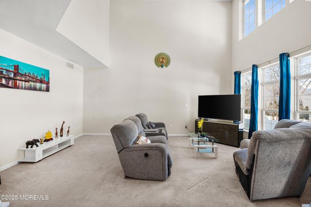 17 Heather Way, Barnegat, NJ 08005