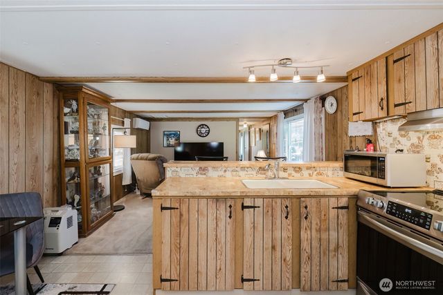 1297 SE Carl Pickle Drive, Port Orchard, WA 98366