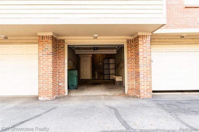 138 Tiffany Lane, Royal Oak, MI 48067