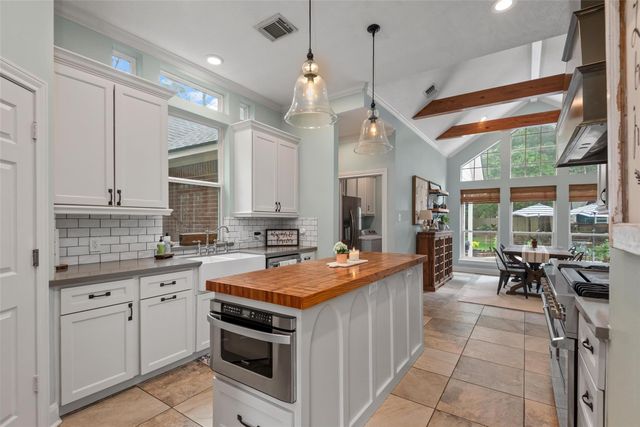 5710 Redwood River Drive, Kingwood, TX 77345