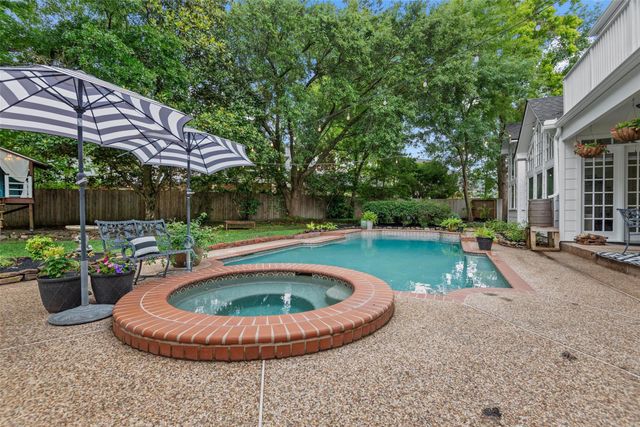 5710 Redwood River Drive, Kingwood, TX 77345