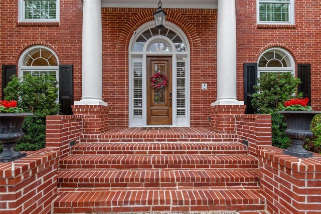 5710 Redwood River Drive, Kingwood, TX 77345