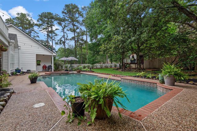 5710 Redwood River Drive, Kingwood, TX 77345