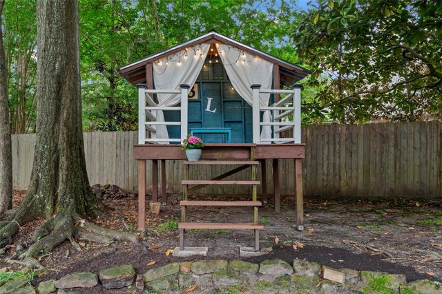 5710 Redwood River Drive, Kingwood, TX 77345