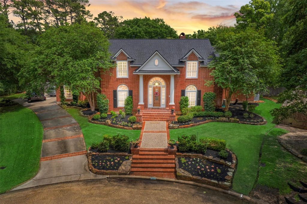 5710 Redwood River Drive, Kingwood, TX 77345