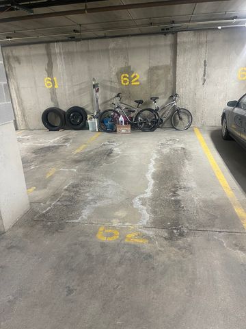 6400 N NORTHWEST Highway 211, Chicago, IL 60631