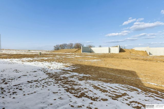 21428 Z Street, Elkhorn, NE 68022