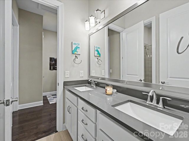 101 Enclave Boulevard, Matthews, NC 28104