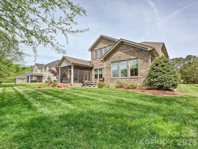 101 Enclave Boulevard, Matthews, NC 28104