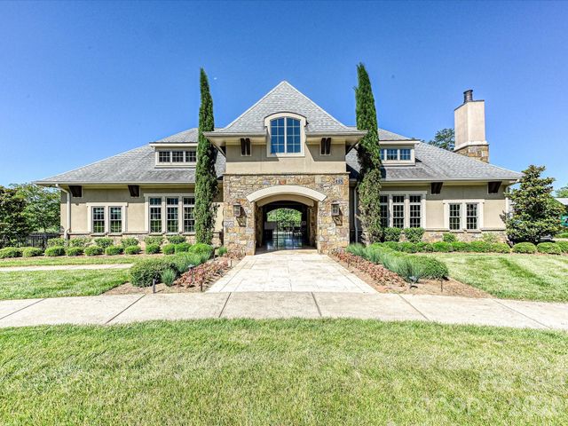 101 Enclave Boulevard, Matthews, NC 28104