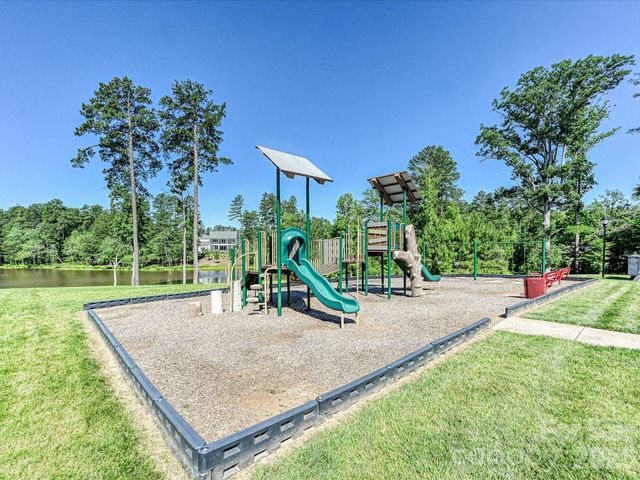 101 Enclave Boulevard, Matthews, NC 28104