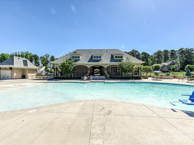 101 Enclave Boulevard, Matthews, NC 28104
