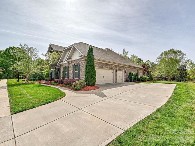 101 Enclave Boulevard, Matthews, NC 28104