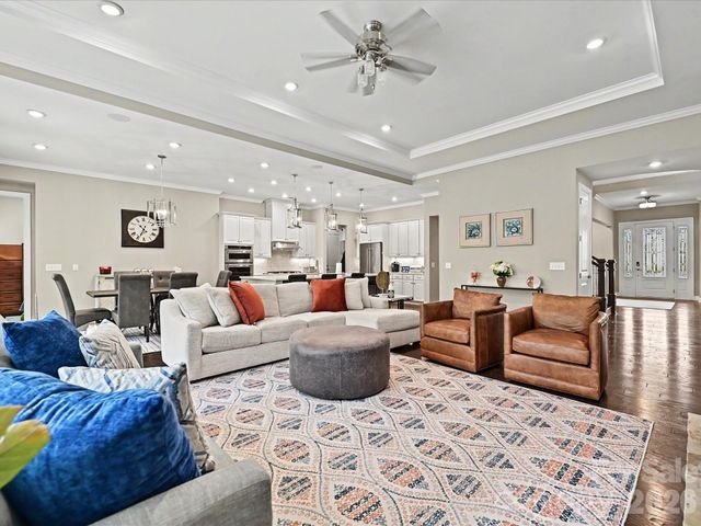 101 Enclave Boulevard, Matthews, NC 28104