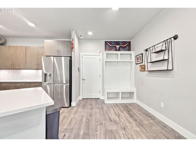 170 Sw LANCASTER Ct, Troutdale, OR 97060