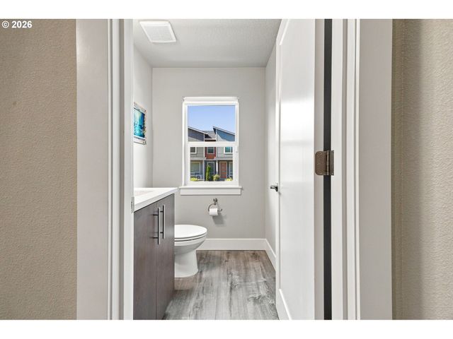 170 Sw LANCASTER Ct, Troutdale, OR 97060