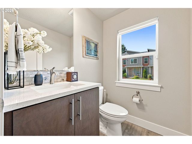 170 Sw LANCASTER Ct, Troutdale, OR 97060