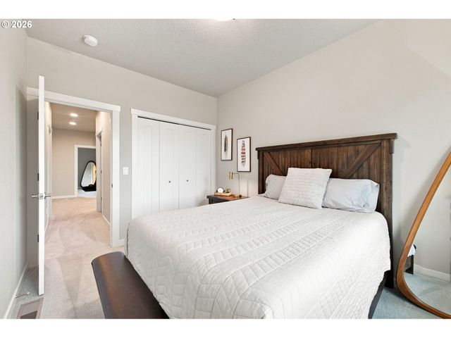 170 Sw LANCASTER Ct, Troutdale, OR 97060