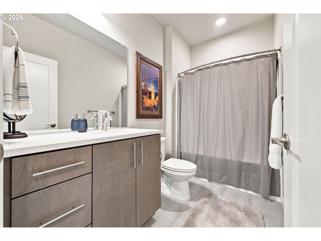 170 Sw LANCASTER Ct, Troutdale, OR 97060