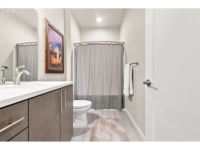 170 Sw LANCASTER Ct, Troutdale, OR 97060