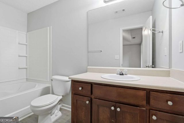 8642 Thomas Lane, Riverdale, GA 30274