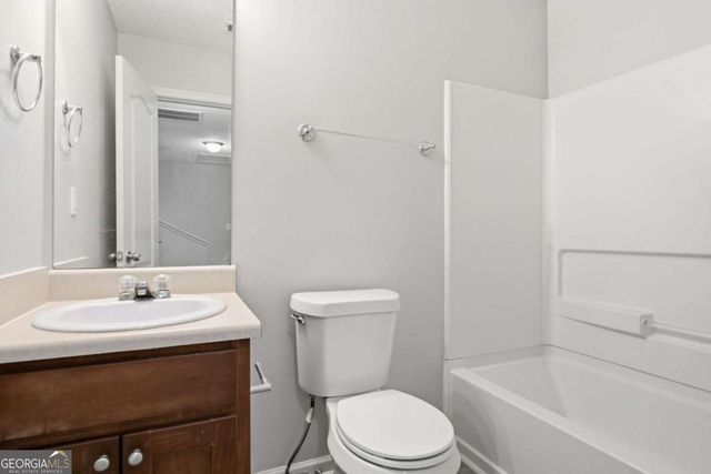 8642 Thomas Lane, Riverdale, GA 30274