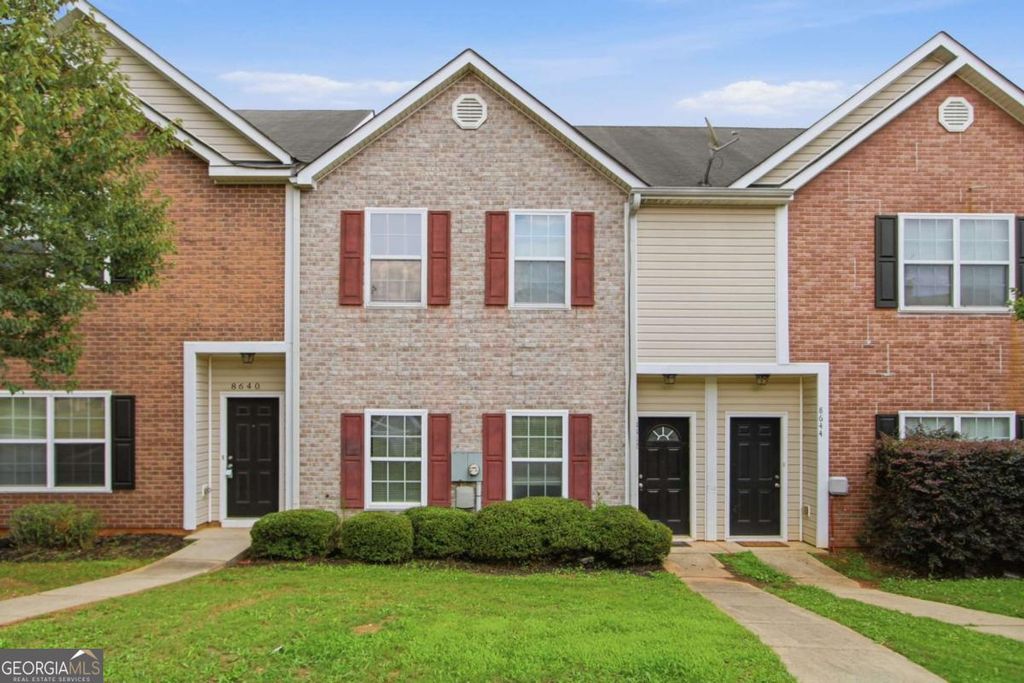 8642 Thomas Lane, Riverdale, GA 30274