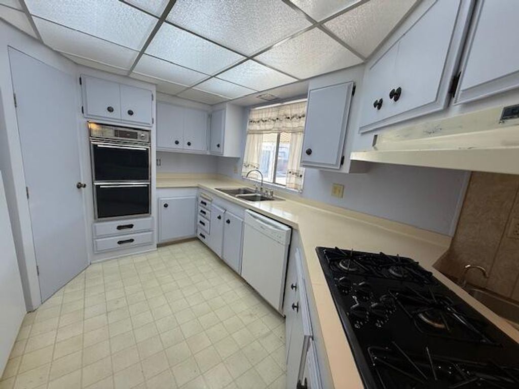 2627 W Midvalley Avenue 55, Visalia, CA 93277