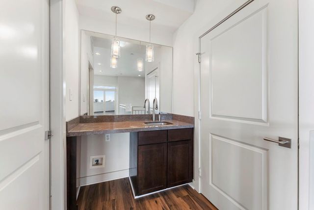 1616 Edwards Street A, Houston, TX 77007