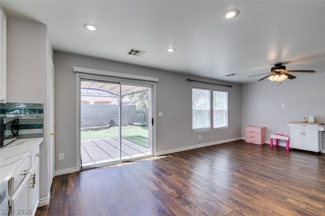 9557 Green Spruce Street, Las Vegas, NV 89123