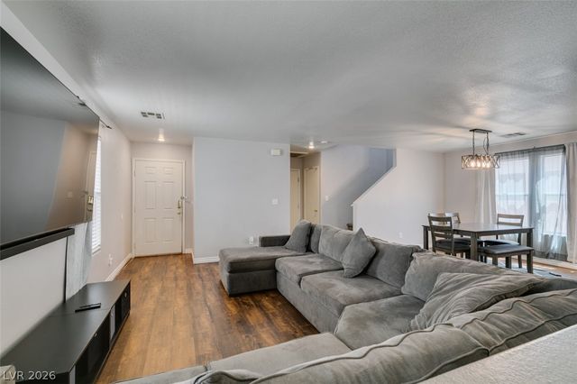 9557 Green Spruce Street, Las Vegas, NV 89123