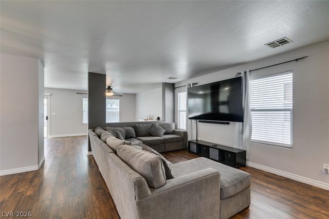 9557 Green Spruce Street, Las Vegas, NV 89123