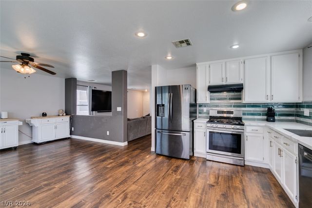 9557 Green Spruce Street, Las Vegas, NV 89123