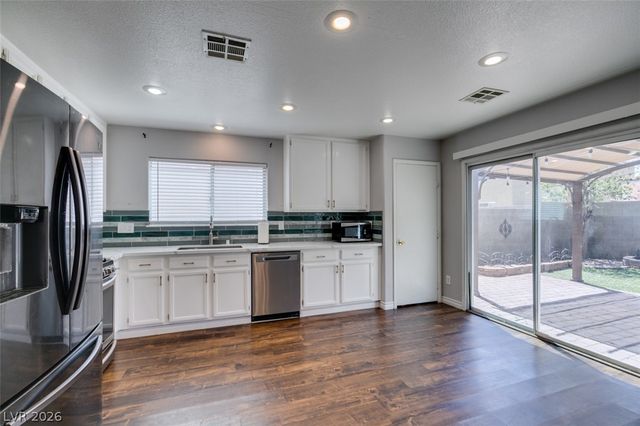 9557 Green Spruce Street, Las Vegas, NV 89123