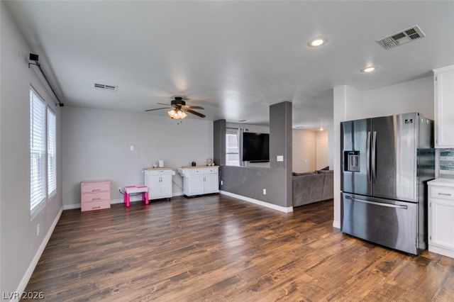 9557 Green Spruce Street, Las Vegas, NV 89123