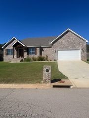 3600 Brighton Place, Greenwood, AR 72936