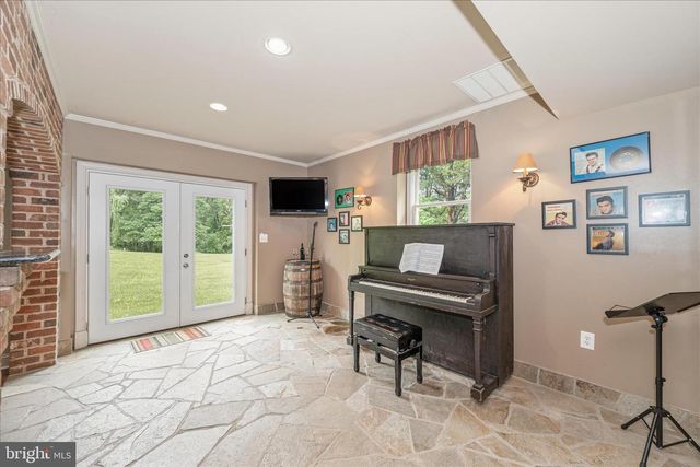 18400 NEW CUT RD, Mount Airy, MD 21771