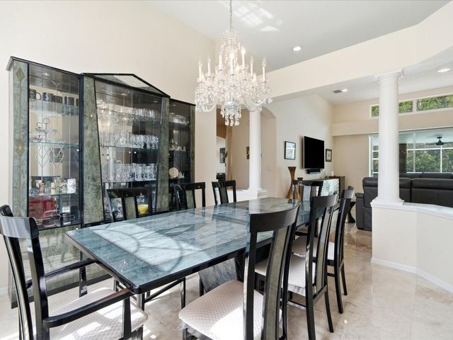 18621 AVENUE CAPRI, Lutz, FL 33558