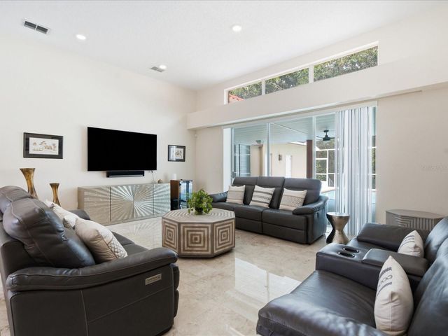 18621 AVENUE CAPRI, Lutz, FL 33558