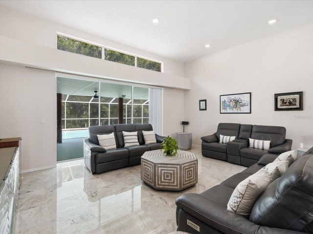 18621 AVENUE CAPRI, Lutz, FL 33558