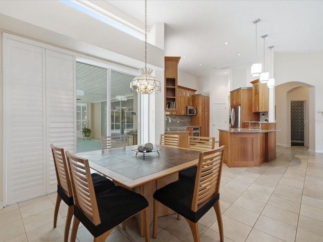 18621 AVENUE CAPRI, Lutz, FL 33558