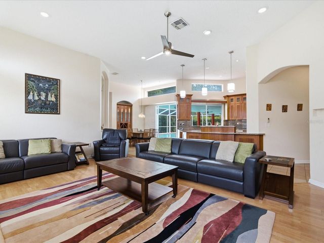 18621 AVENUE CAPRI, Lutz, FL 33558