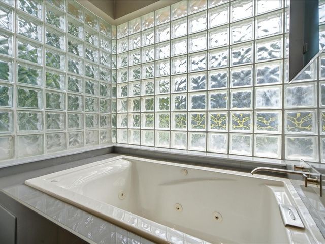 18621 AVENUE CAPRI, Lutz, FL 33558