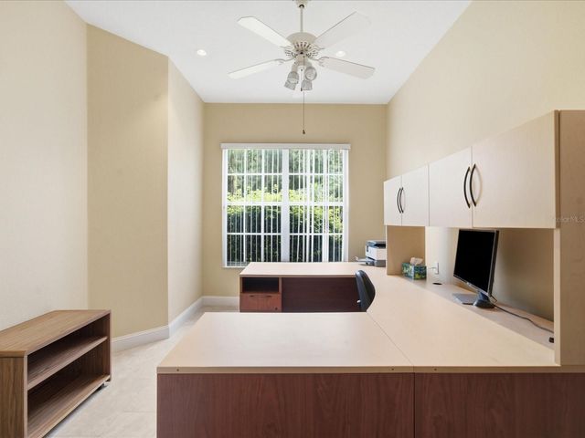 18621 AVENUE CAPRI, Lutz, FL 33558
