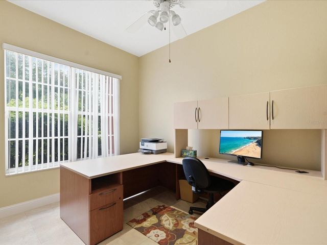 18621 AVENUE CAPRI, Lutz, FL 33558
