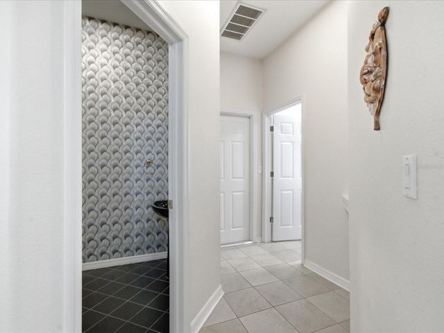 18621 AVENUE CAPRI, Lutz, FL 33558